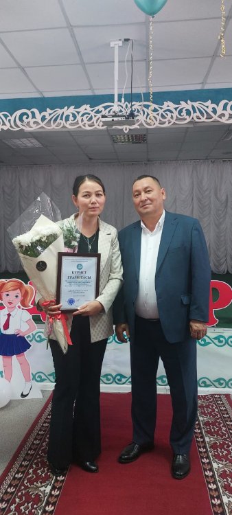 Гүлнұр Сәрсенбаевна Жамбыл облысы әкімдігінің білім басқармасының Байзақ ауданы білім бөлімінің басшысының ҚҰРМЕТ ГРАМОТАСЫМЕН марапатталды